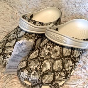 Woman’s crocs snake skin print size 8 NWT